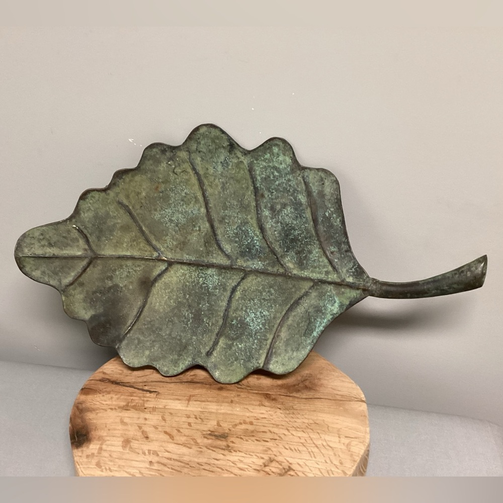 🟢 Vintage Solid Brass, Huge & Loaded With Patina Leaf Center Piece Decor - Rare - Picture 1 of 16